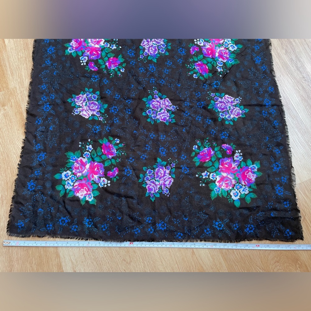 Vintage Glentex square scarf wrap black floral pink purple blue raw hem - Picture 3 of 6